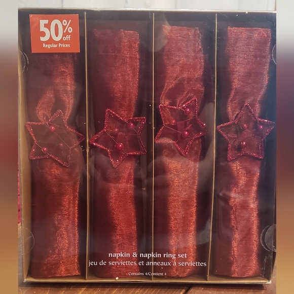 Pier1 Imports set of 4 Red Napkins and Napkin rings. - Picture 1 of 4